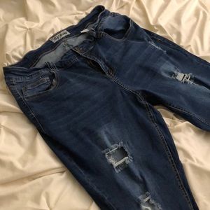 Blue jeans, stretchy!